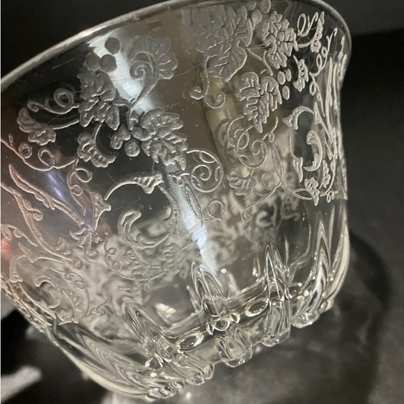 Vintage Etched Glass Bowl, Mayonnaise Bowl, Grapes/Leaf, Florentine Pattern - Picture 5 of 8